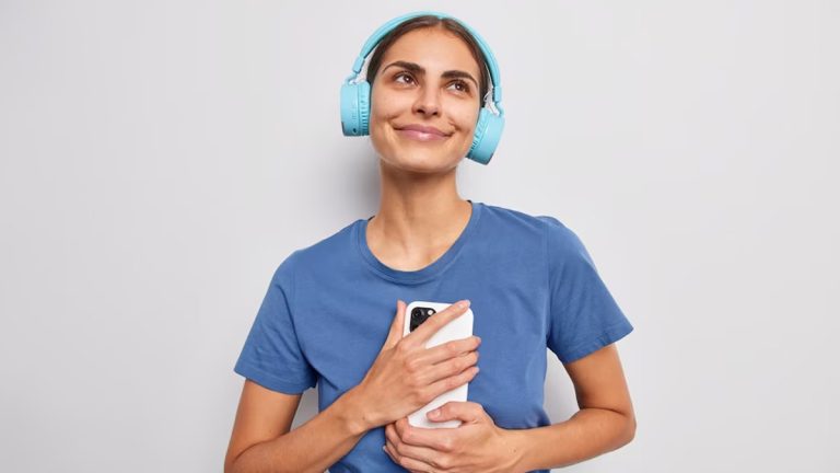 10 Rekomendasi Perawatan Telinga bagi Pengguna Earphone