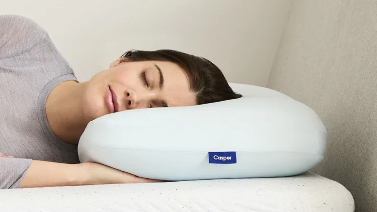 7 Posisi Tidur yang Aman Buat Leher