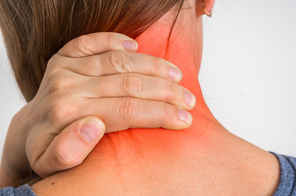 5 Kebiasaan Buruk yang Diam-Diam Bikin Leher Bermasalah