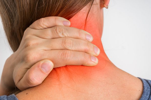 5 Kebiasaan Buruk yang Diam-Diam Bikin Leher Bermasalah