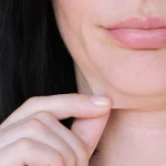 10 Kebiasaan yang Bikin Kulit Dagu Cepat Kendur