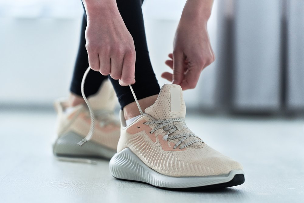 5 Cara Memilih Sepatu yang Tepat untuk Kesehatan Kaki Anda