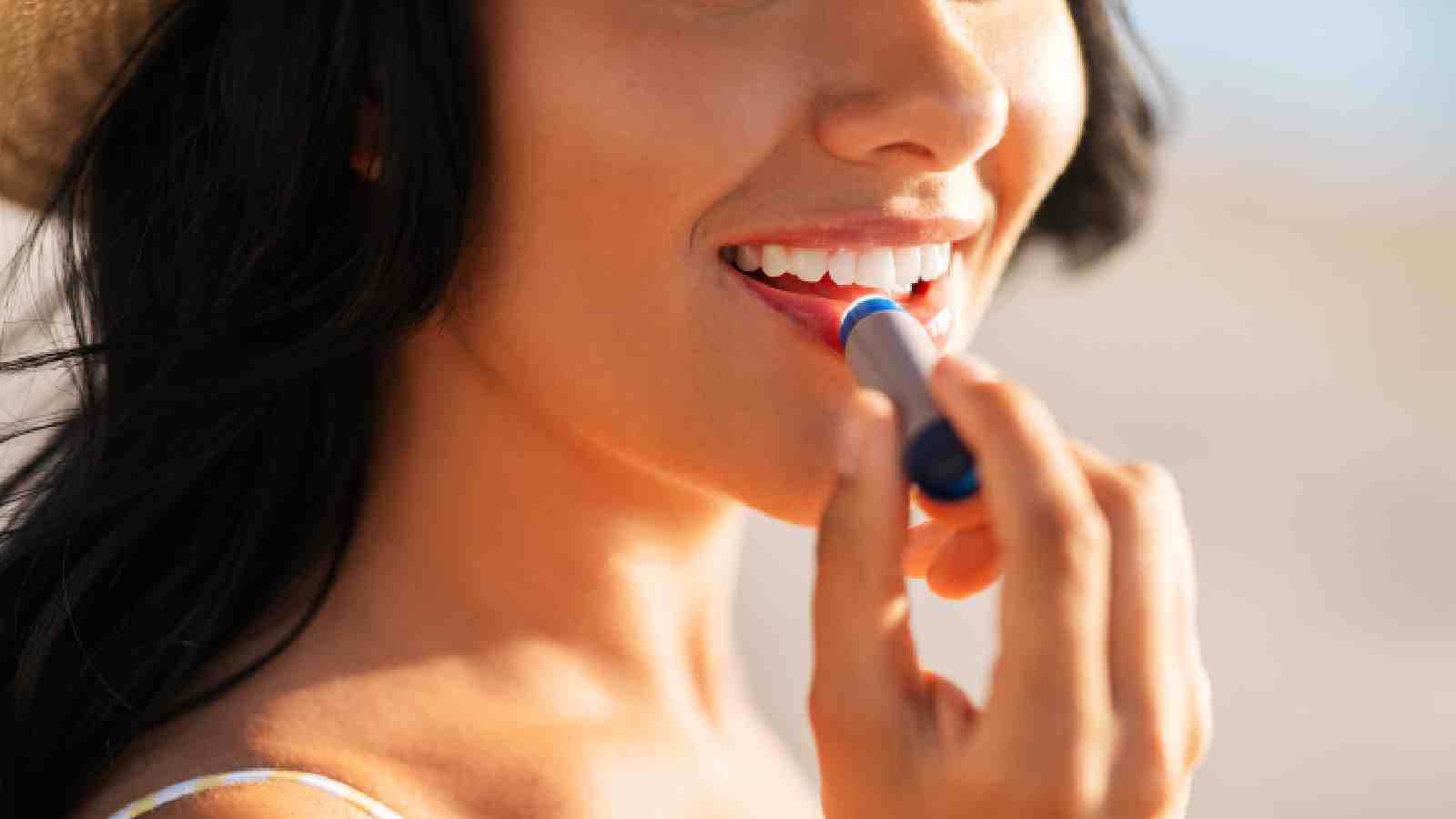 7 Cara Melindungi Bibir dari Paparan Sinar Matahari