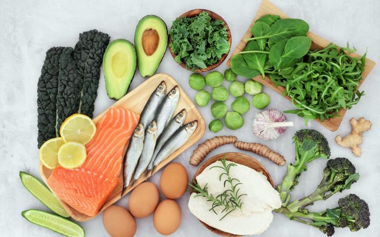 10 Makanan yang Bantu Menjaga Sendi Lutut Tetap Sehat